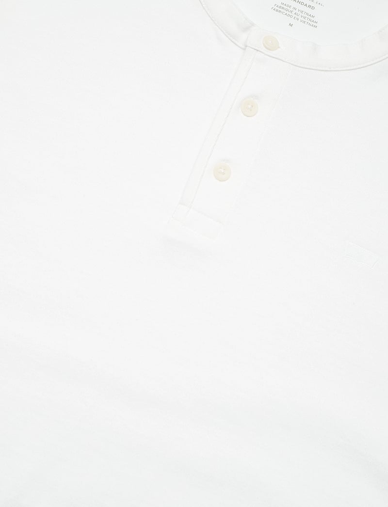 Levi's® - SS HM HENLEY WHITE + - kortærmede t-shirts - neutrals - 4