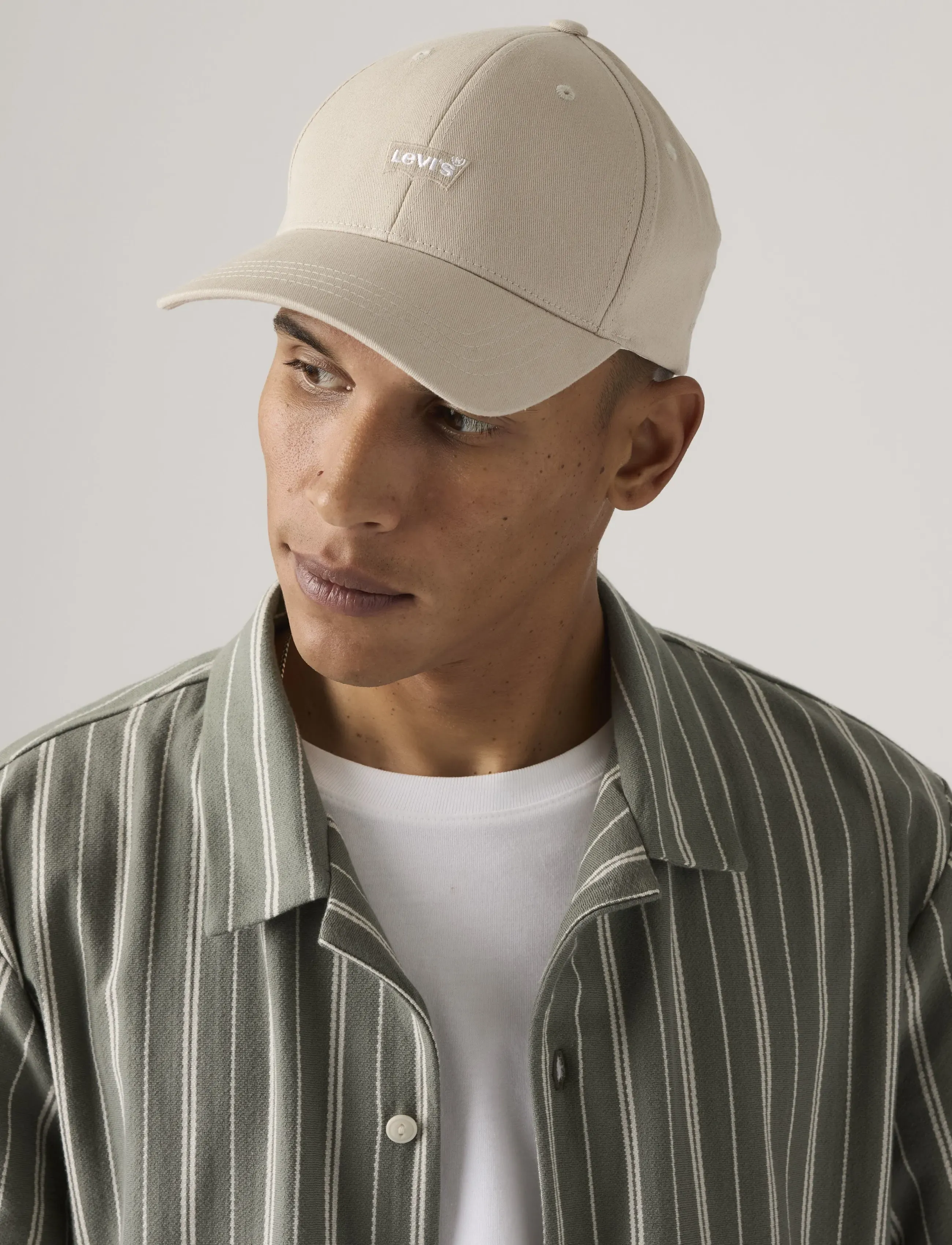 Levi's® HOUSEMARK FLEXFIT CAP WHITE PE - Hatte & Kasketter - TANS / beige