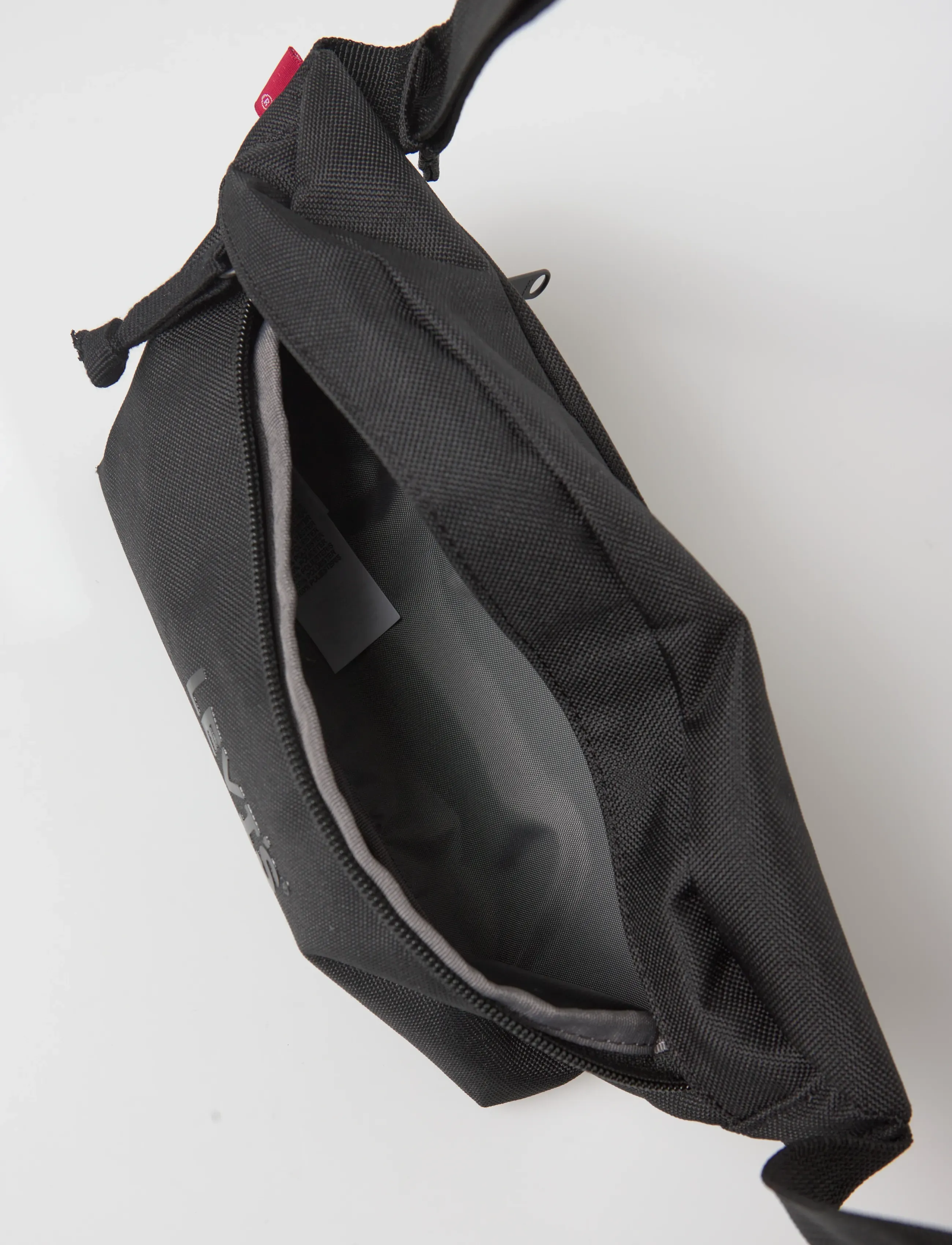Levi's® - SMALL BANANA SLING HEADLINE LO - nach stil kaufen - blacks - 5