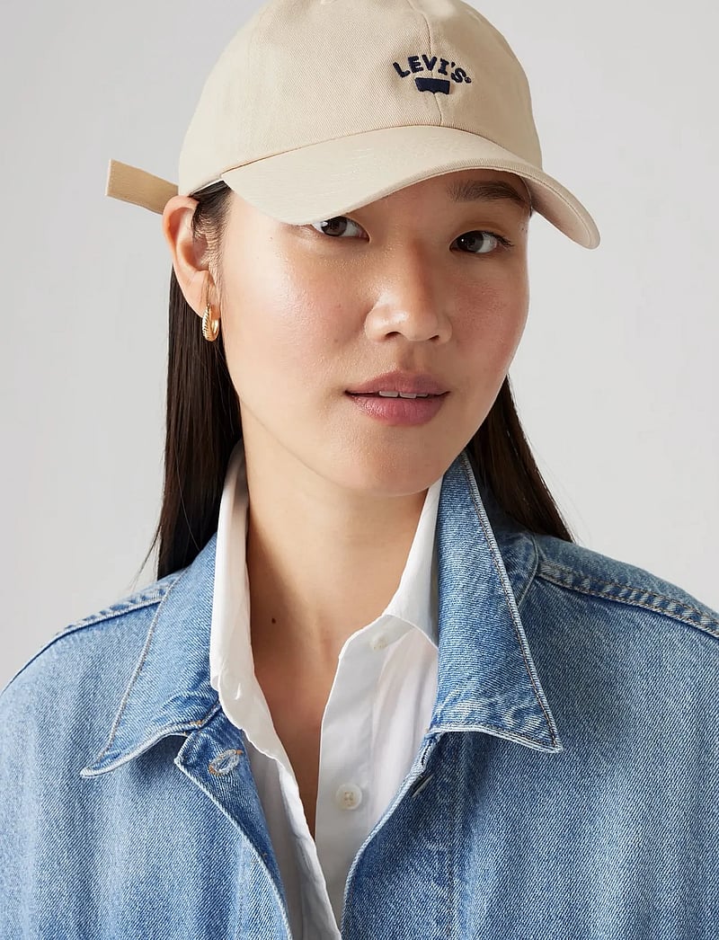 Levi's® - LAZY GIRL LOGO CAP WHITE SWAN - kasketter & caps - neutrals - 0