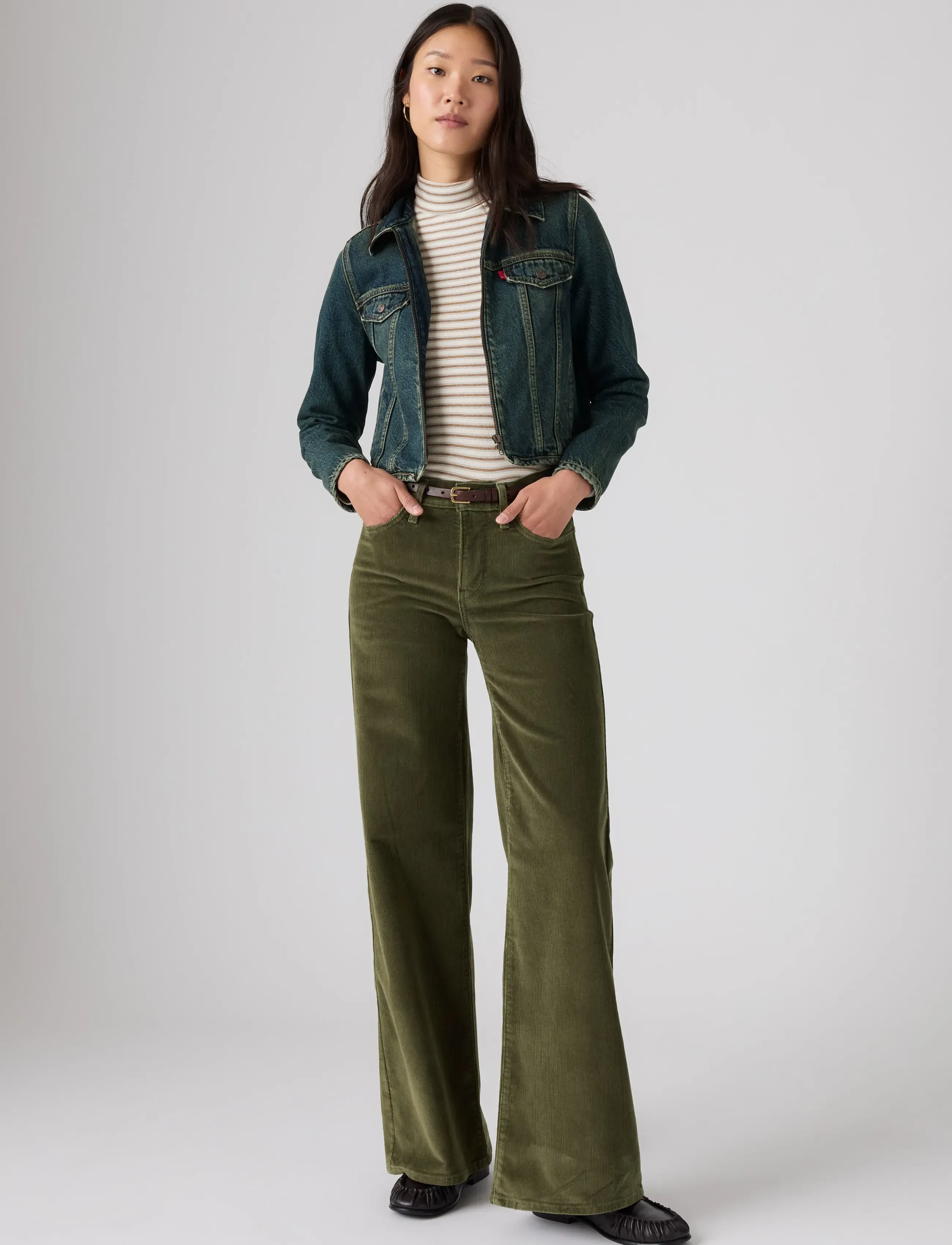 Levi's® 318 SHAPING WIDE LEG OLIVE NIG - Hosen - GREENS / khaki/green