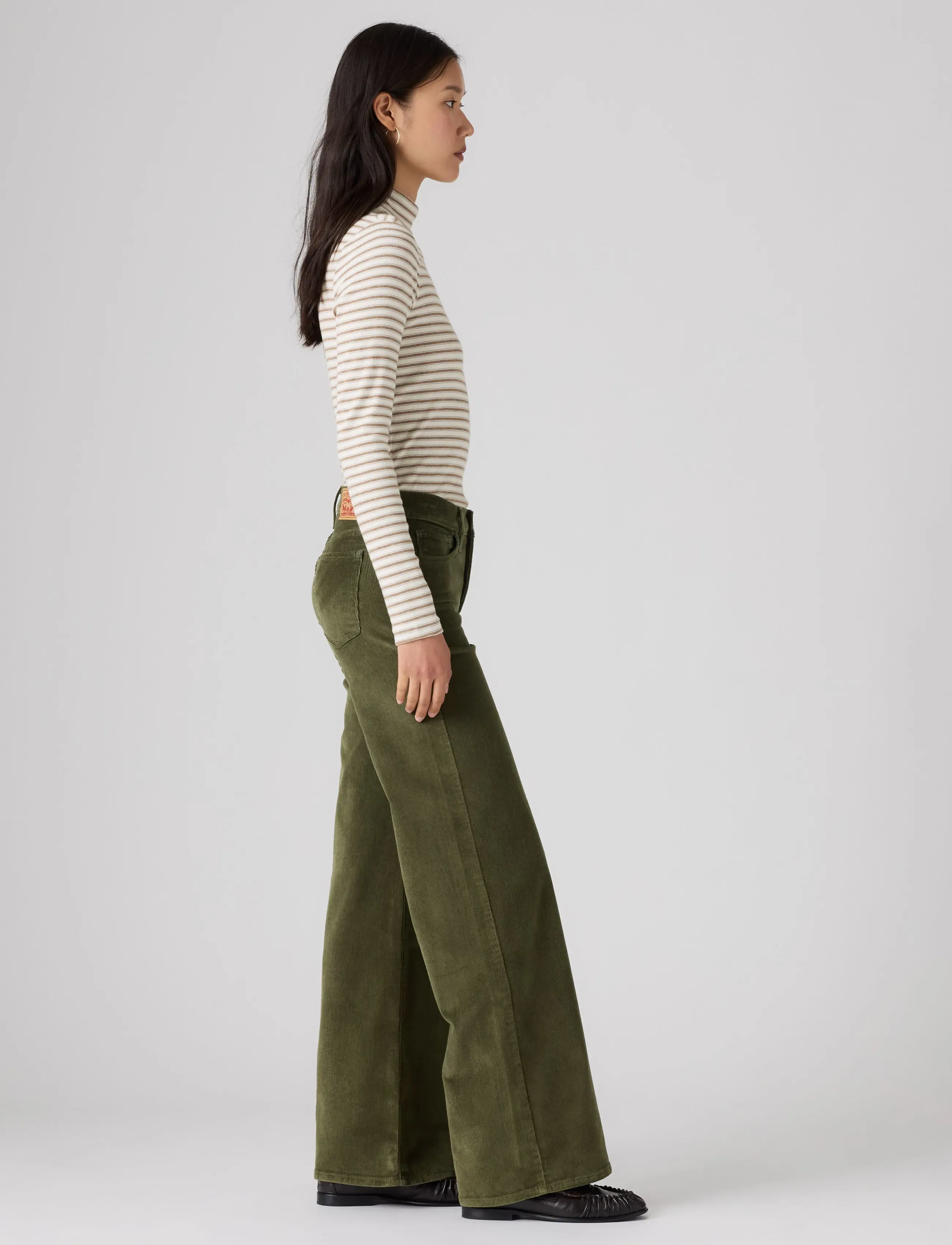 LEVIS ® 318 Shaping Wide Leg Olive Nig chinos dam – bild 6
