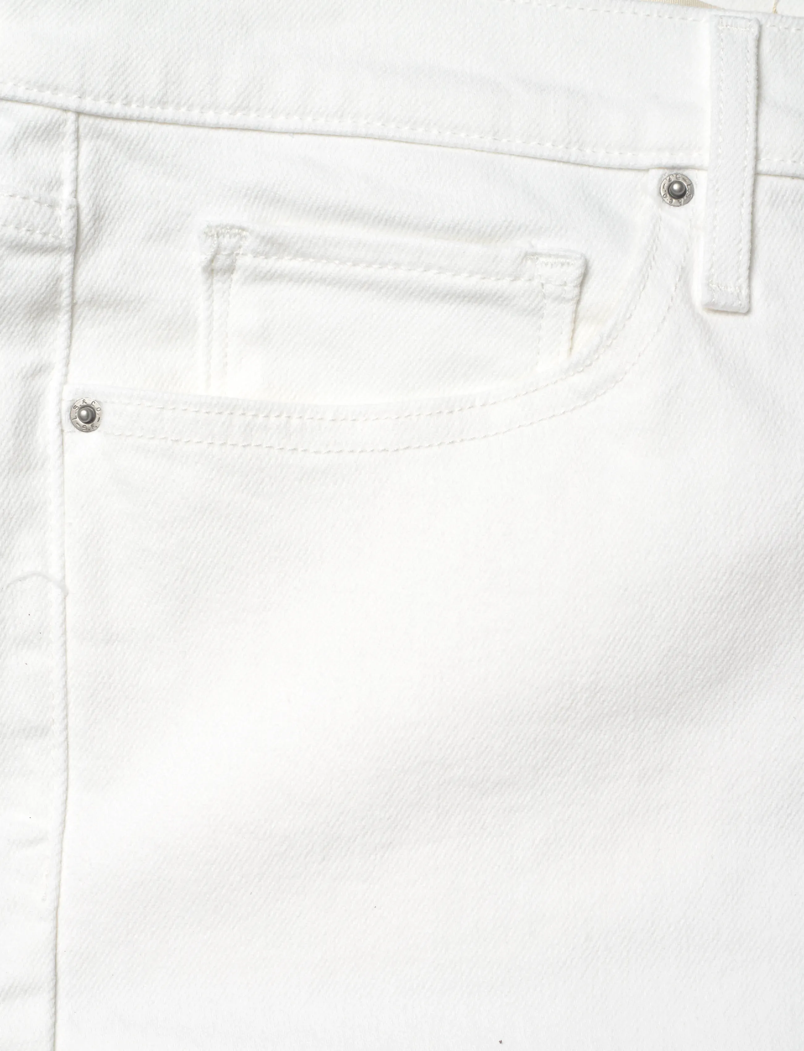 Levi's® - SHAPING BERMUDA CHALK WHITE - jorts - neutrals - 2