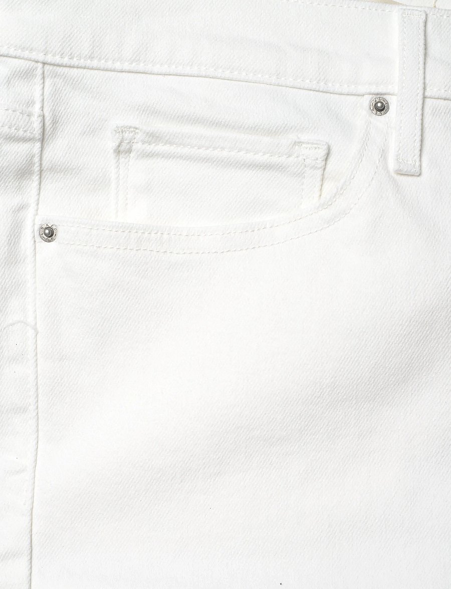 Levi's® - SHAPING BERMUDA CHALK WHITE - lühikesed teksapüksid - neutrals - 5