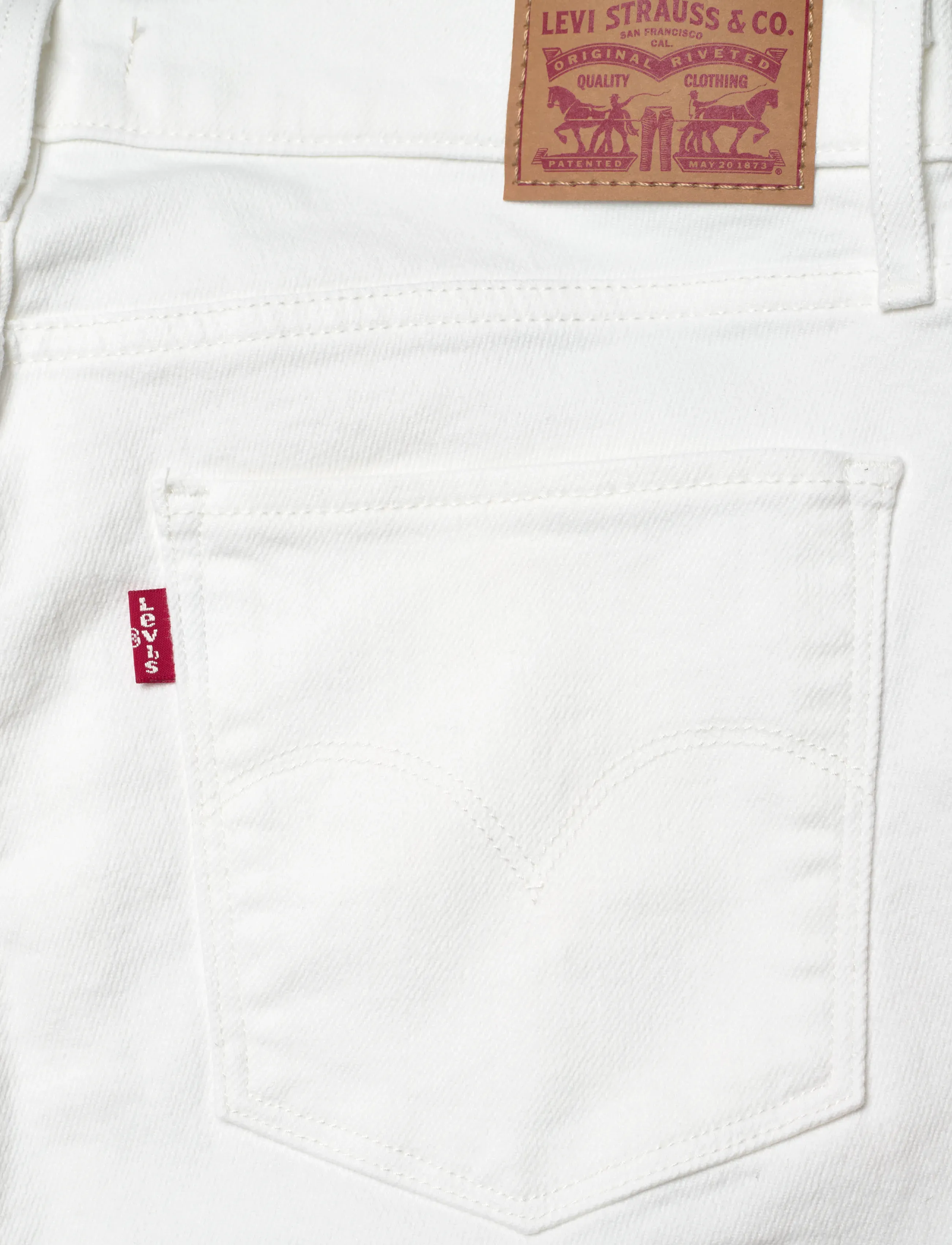 Levi's® - SHAPING BERMUDA CHALK WHITE - jorts - neutrals - 4
