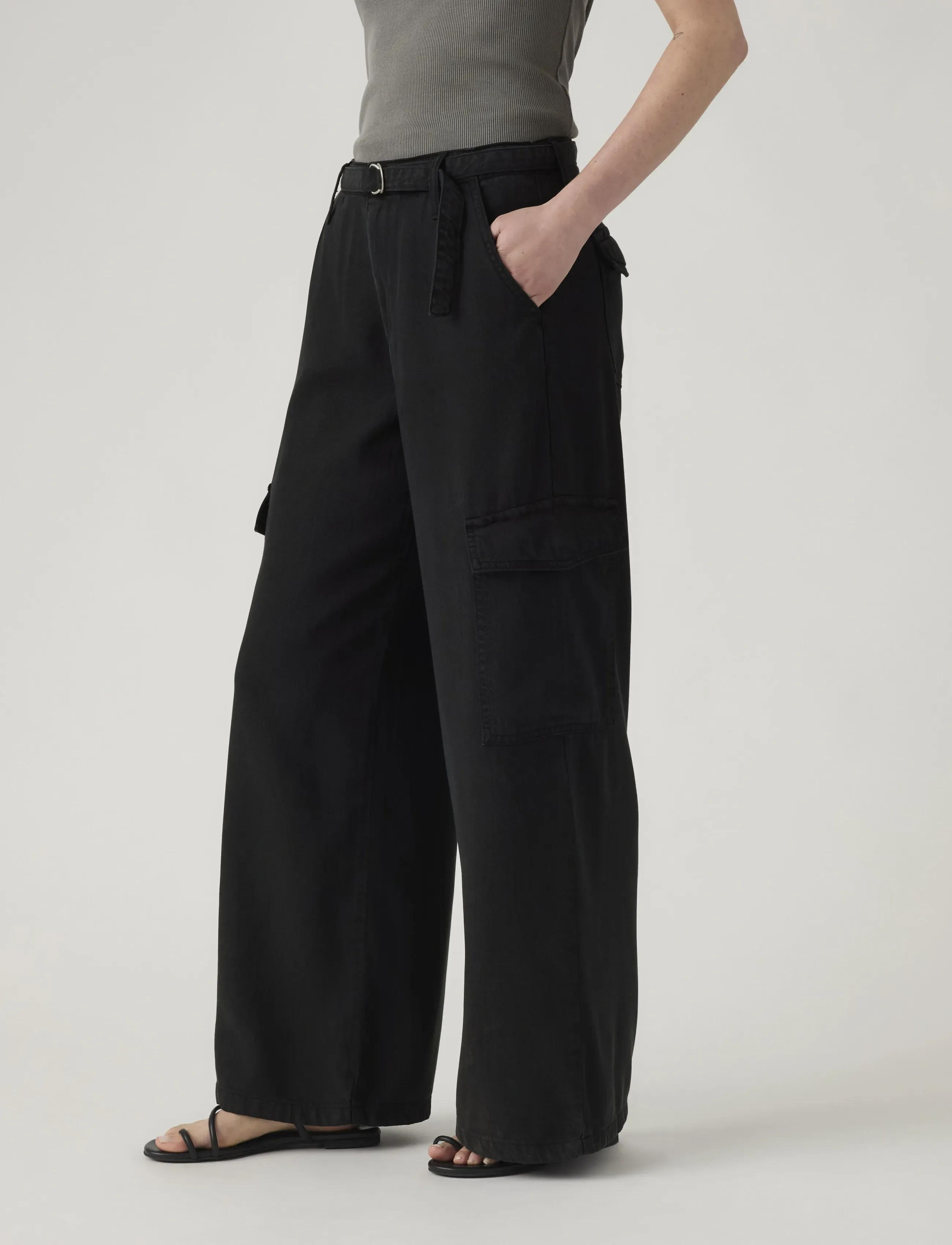 Levi's® - BAGGY DAD CARGO DRAPEY CAVIAR - cargo pants - blacks - 5
