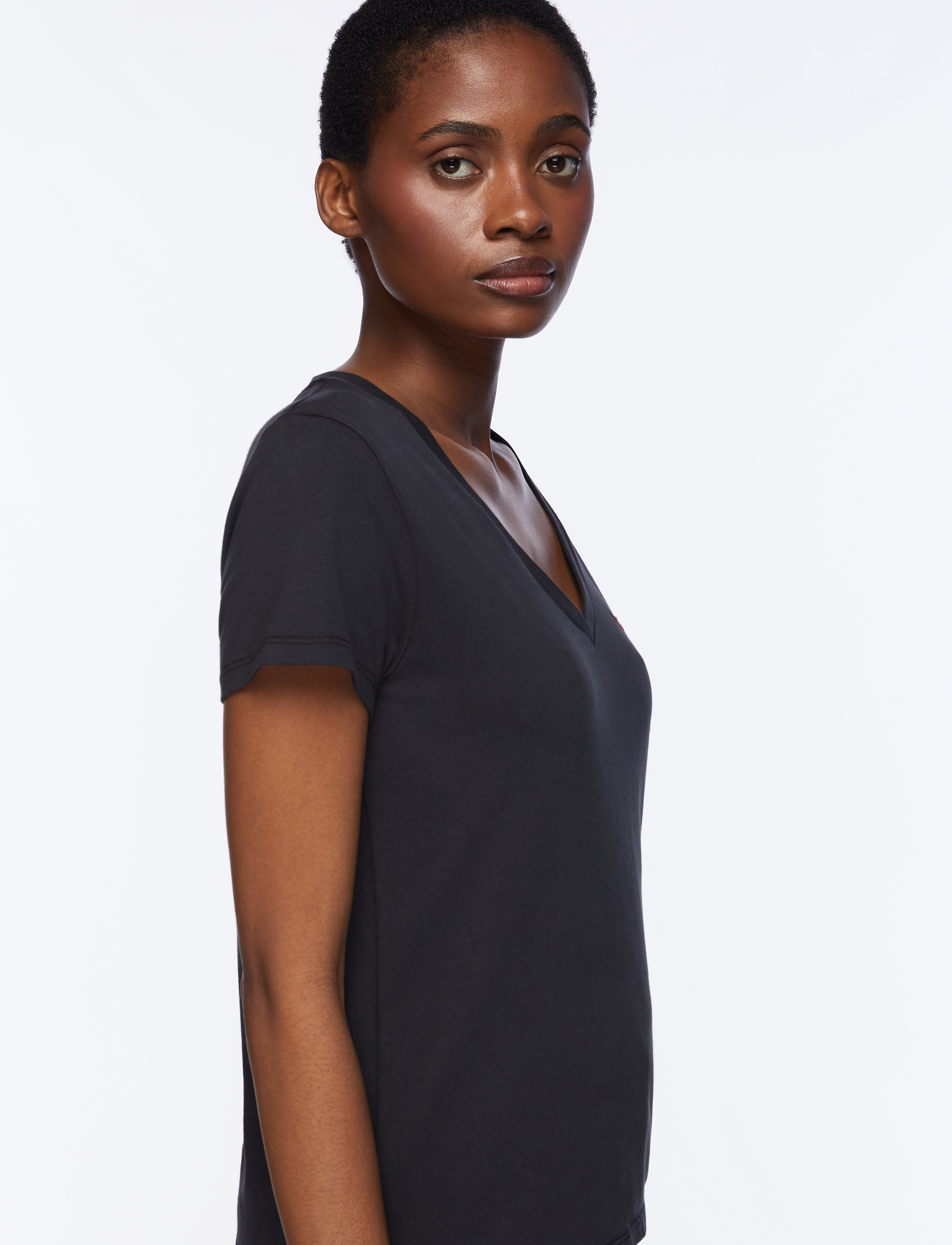 LEVIS ® T-shirt 'Perfect V-Neck Tee (2-Pack)' dam – bild 8