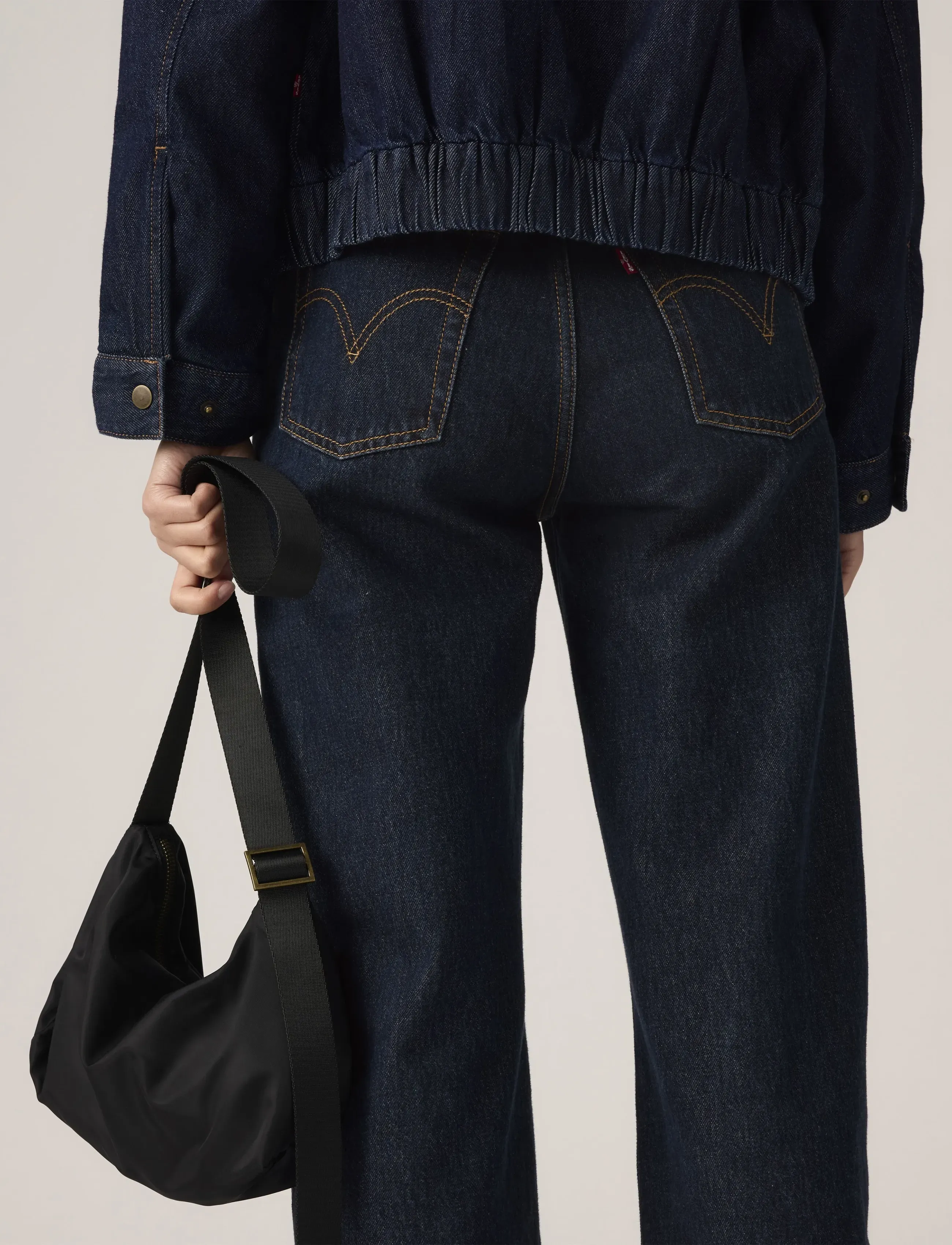 Levi's® - ALI SMALL SHOULDER BAG OV CAVI - crossbody bags - blacks - 5