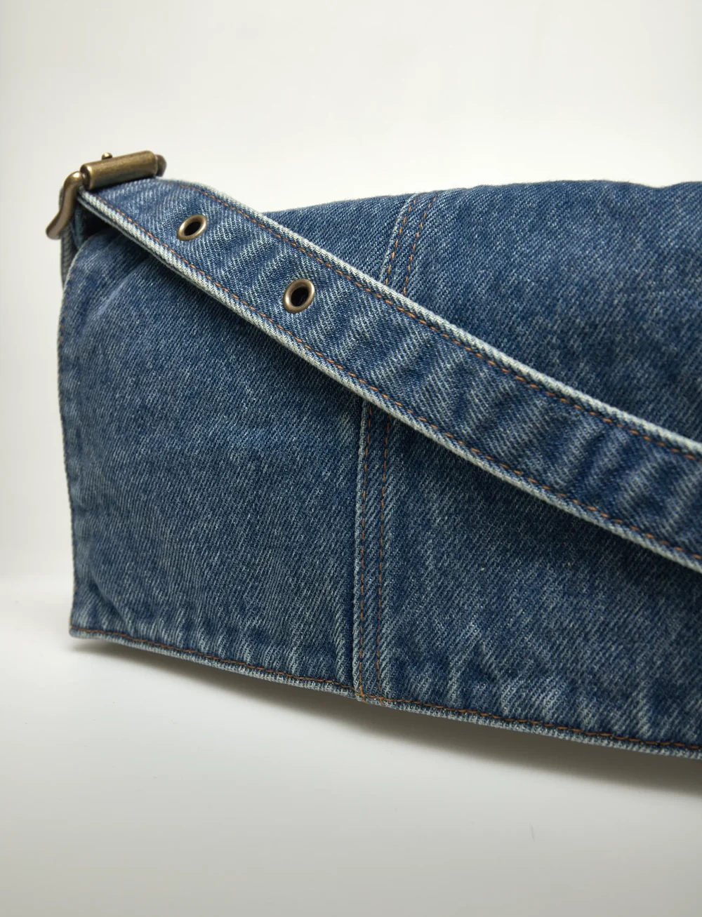 Levi's® - BRANNAN SHOULDER BAG SHE WASHE - særlige begivenheder - dark indigo - worn in - 5