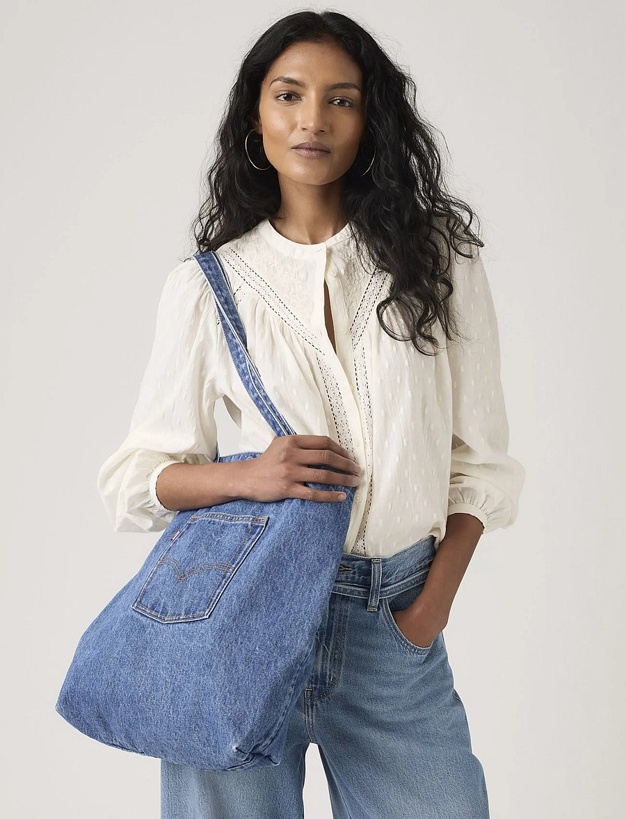 Levi's® - BACK POCKET TOTE ELEVATION OCE - tote bags - med indigo - flat finish - 0