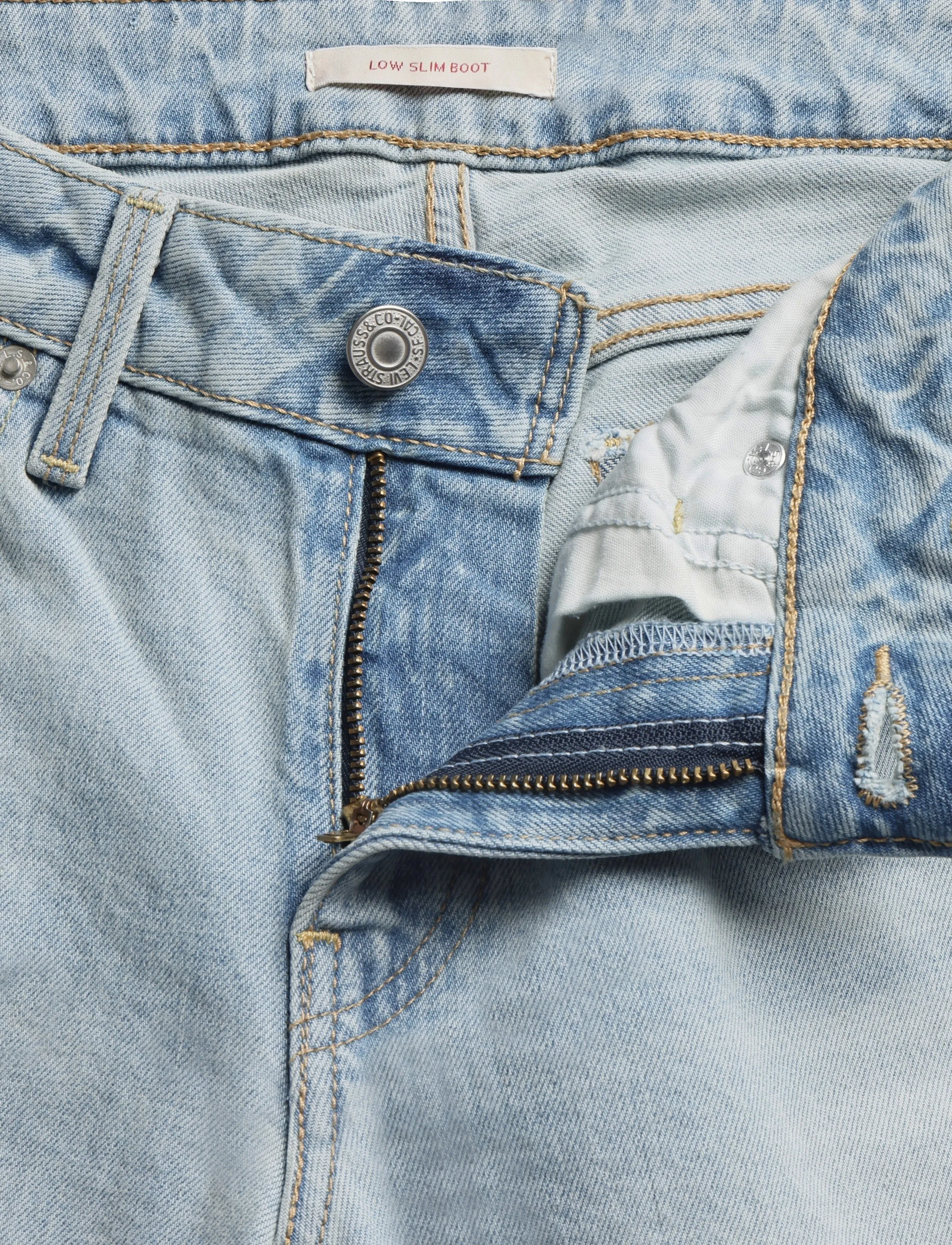 Levi's® - LOW SLIM BOOT BLUE SHUTTLE - bootcut jeans - light indigo - worn in - 3