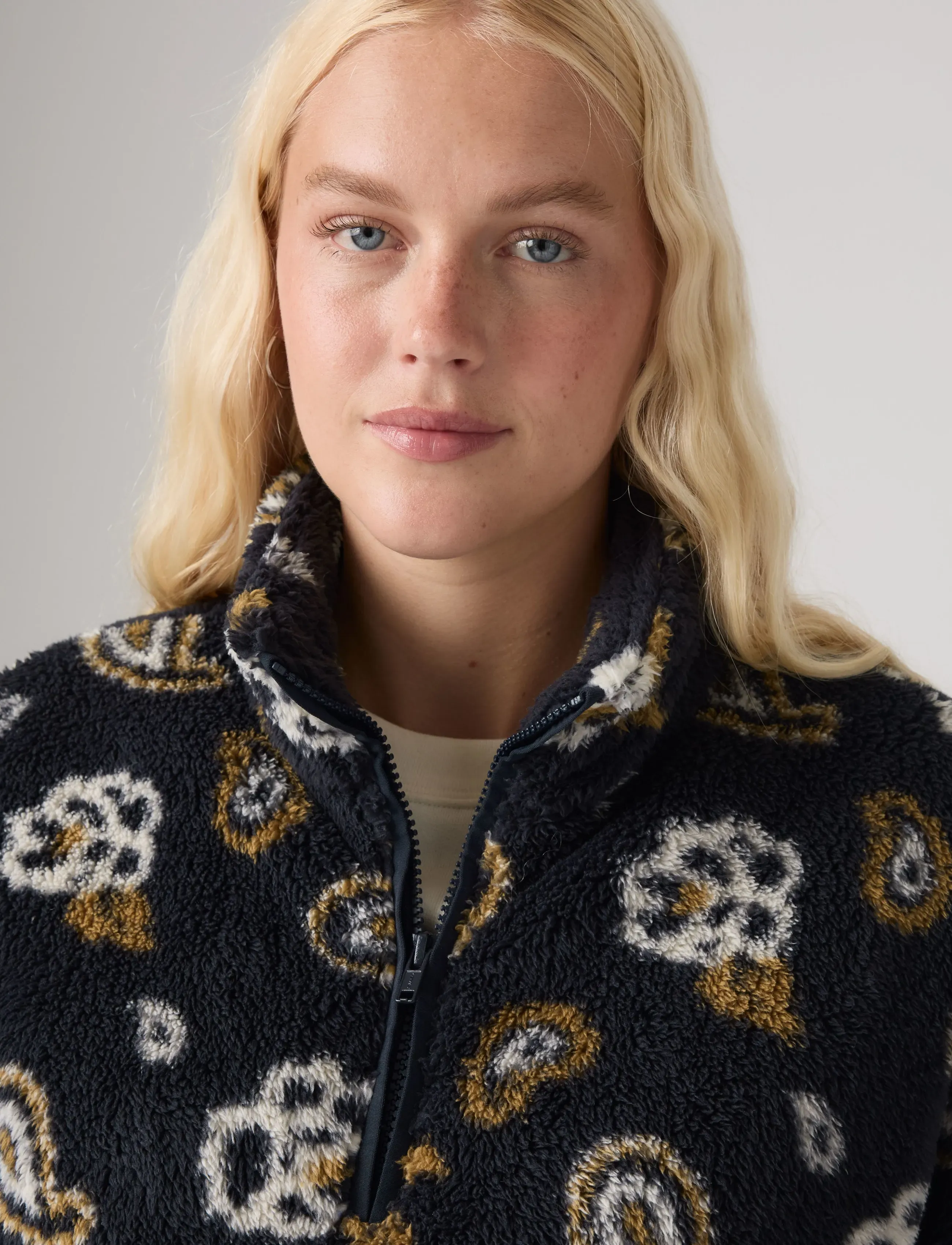 LEVIS ® Atwood Sherpa 1/4 Zip Paisley tröjor dam – bild 4