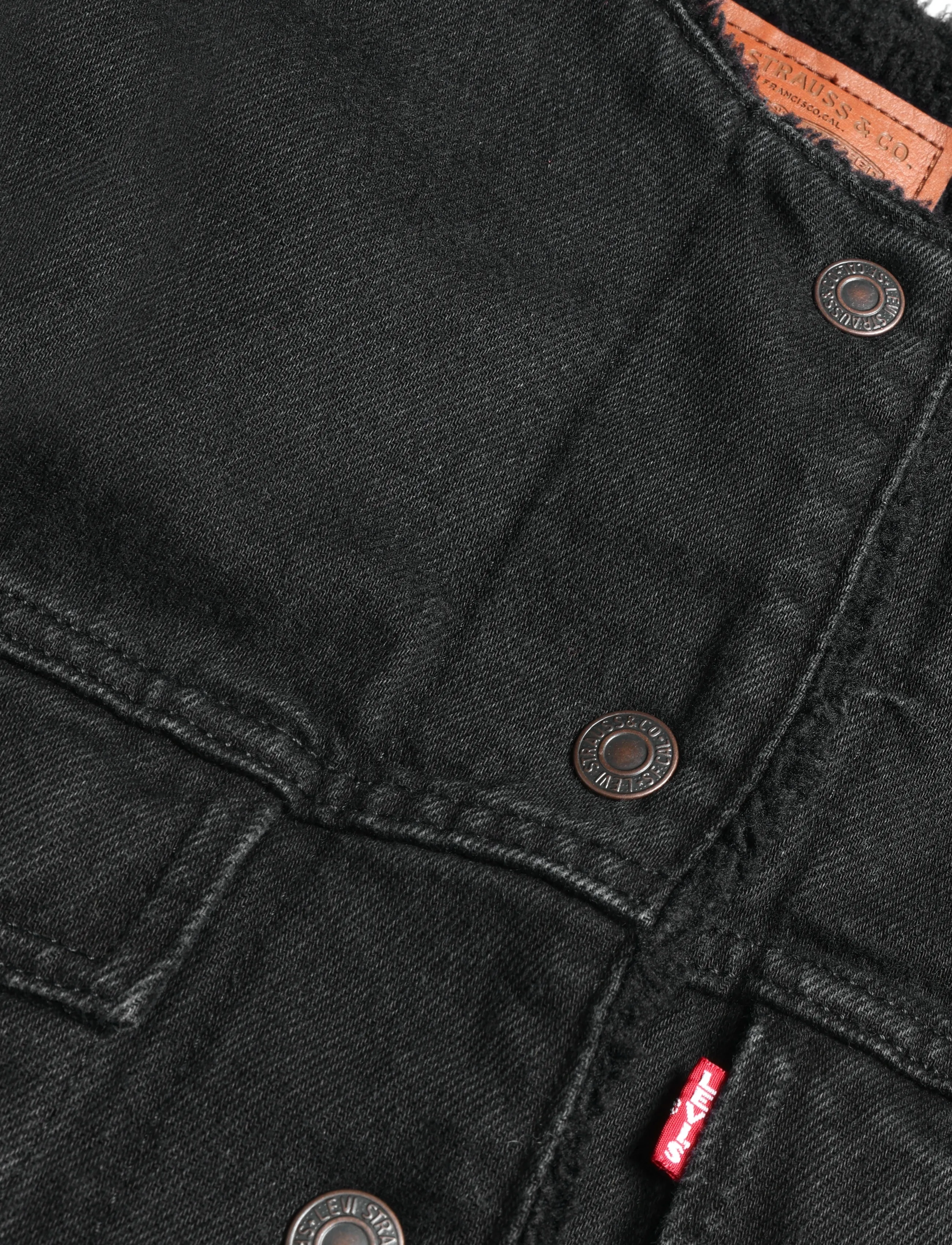 Levi's® - COLLARLESS CROP SHERPA TRUCKER - spring jackets - blacks - 2