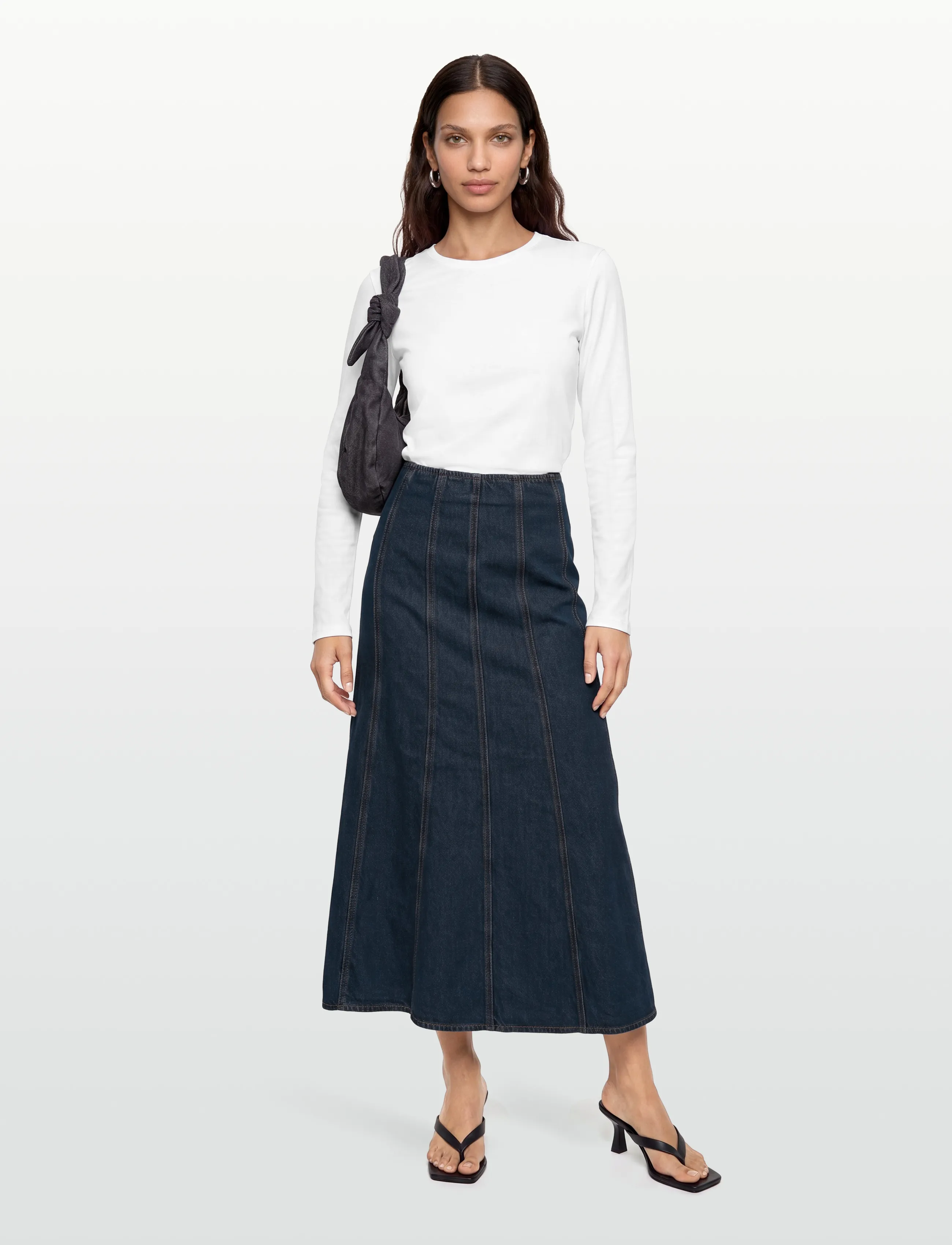 Levi's Seamed Flare Skirt High Vibrat, 24, Röcke, Marineblau - Maxi Frauen