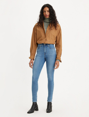 LEVI´S Women - 721 HIGH RISE SKINNY LAPIS AIR - skinny jeans - med indigo - worn in - 2