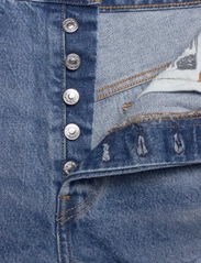 LEVI´S Women - 501 ORIGINAL SHORT OXNARD ATHE - jeansshorts - med indigo - worn in - 8