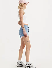 LEVI´S Women - 501 ORIGINAL SHORT OJAI LUXOR - denim shorts - light indigo - worn in - 5