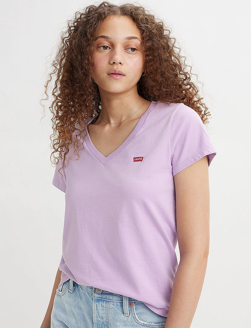 LEVI´S Women Perfect Vneck Purple Rose – t-shirts – shop at Booztlet