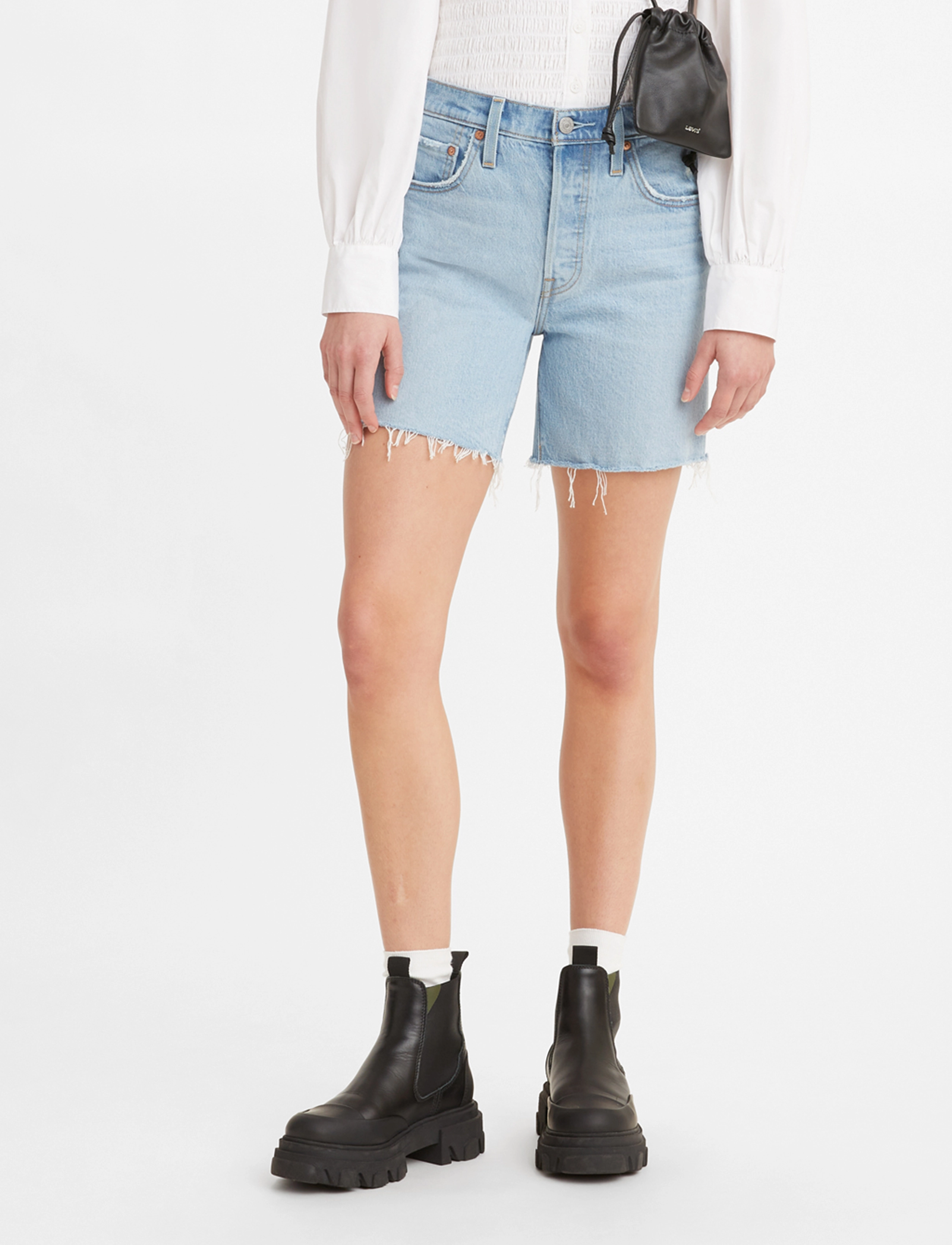 LEVI´S Women - 501 MID THIGH SHORT SAMBA TANG - light indigo - worn in - 2
