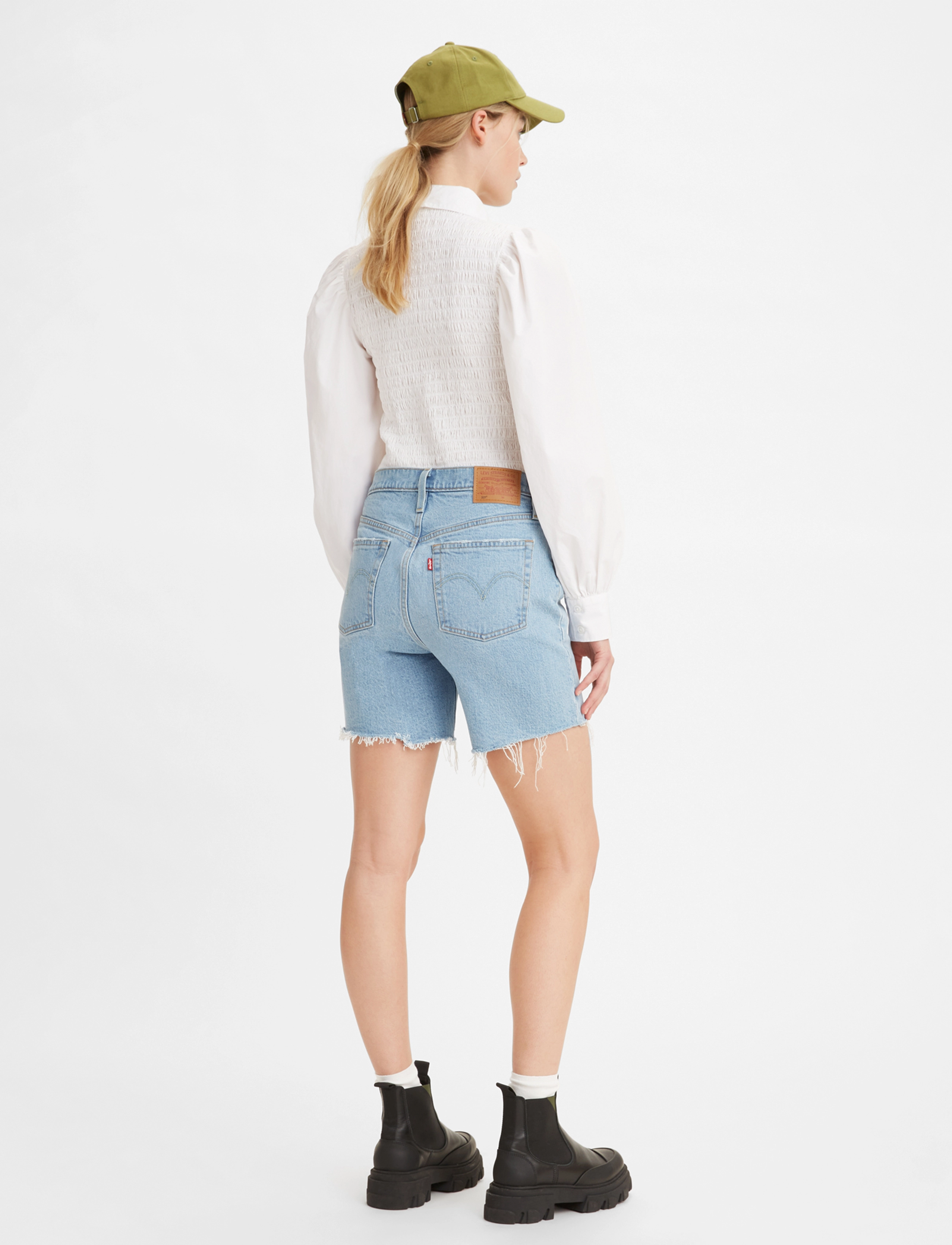 LEVI´S Women - 501 MID THIGH SHORT SAMBA TANG - light indigo - worn in - 4