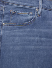 LEVI´S Women - 725 PL HR BOOTCUT RIO RAVE PLU - bootcut jeans - light indigo - worn in - 2