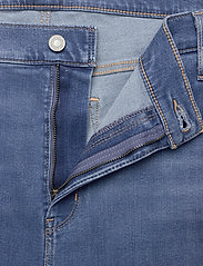 LEVI´S Women - 725 PL HR BOOTCUT RIO RAVE PLU - bootcut jeans - light indigo - worn in - 3