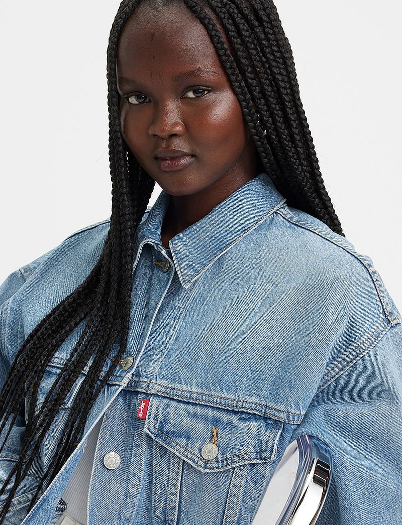 Levi's® - 90S TRUCKER SOFT AS BUTTER MID - kevadjoped - med indigo - worn in - 5