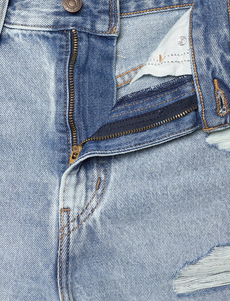 Levi's® - HIGH WAISTED MOM SHORT LIGHT T - jorts - med indigo - worn in - 5