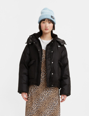 LEVI´S Women - LUNA CORE PUFFER SHORT CAVIAR - winter jackets - blacks - 2