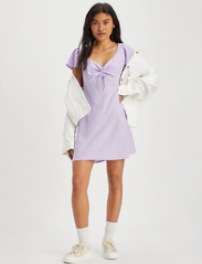 LEVI´S Women - SKYLAR FLUTTER SLV DRESS JANE - summer dresses - purples - 2