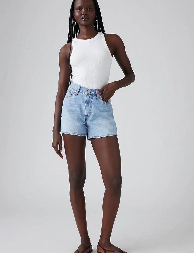 Levi's® - 80S MOM SHORT COOL WISE OWL - jeansshorts - light indigo - worn in - 0