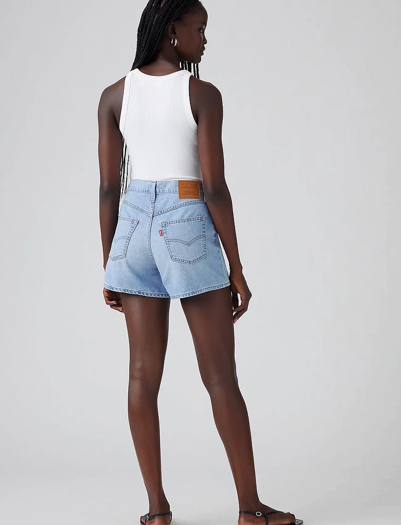 Levi's® - 80S MOM SHORT COOL WISE OWL - jeansshorts - light indigo - worn in - 4