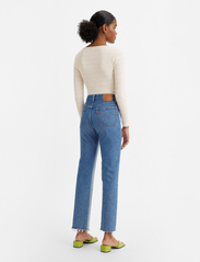 LEVI´S Women - 501 JEANS SPLICED AB855 MEDIUM - raka jeans - med indigo - worn in - 3