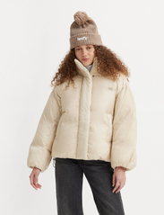 LEVI´S Women - PILLOW BUBBLE SHORTY ALMOND MI - winter jackets - neutrals - 3
