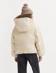LEVI´S Women - PILLOW BUBBLE SHORTY ALMOND MI - winter jackets - neutrals - 4