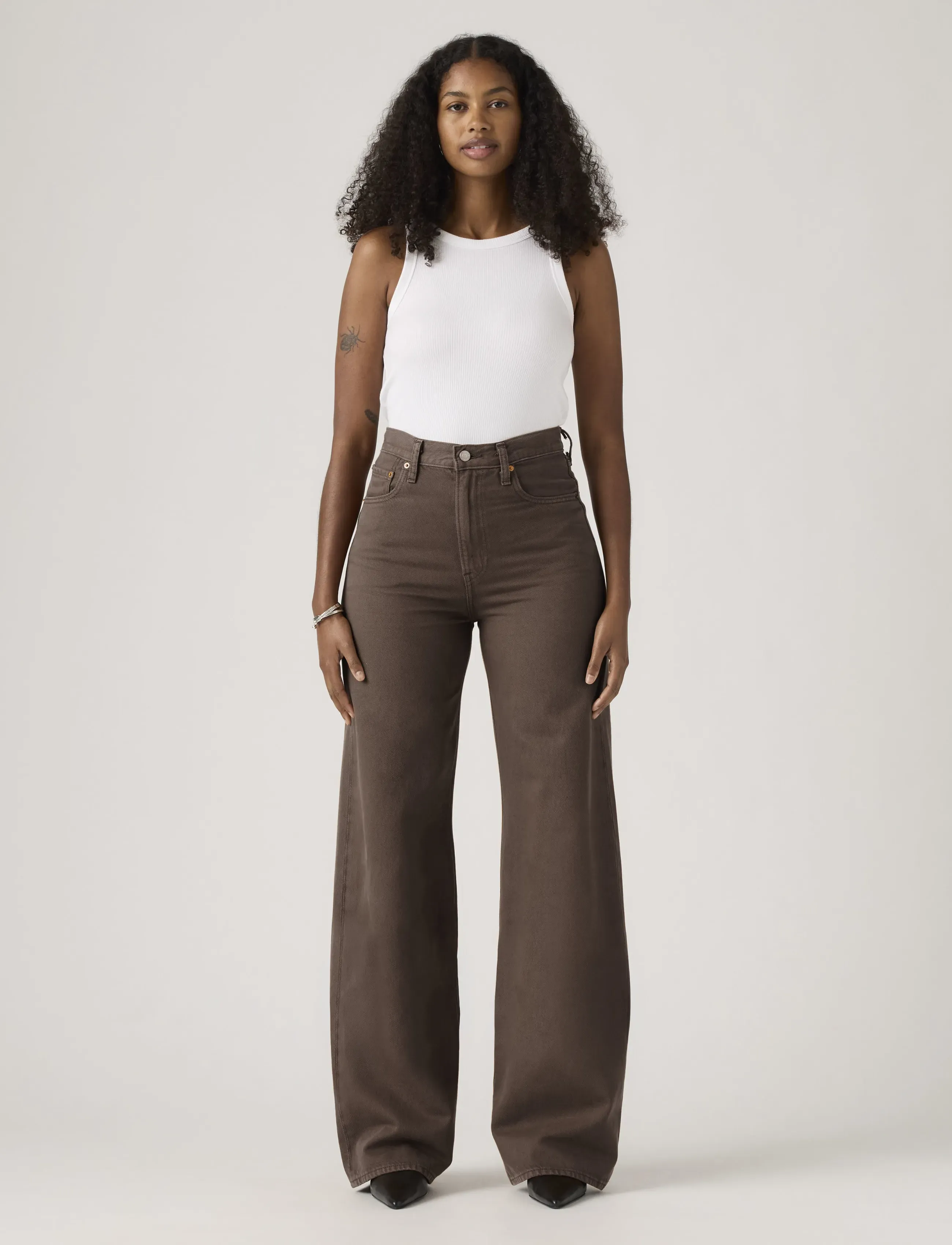 Levi's® - RIBCAGE WIDE LEG H223 HOT FUDG - leinenhosen - browns - 3