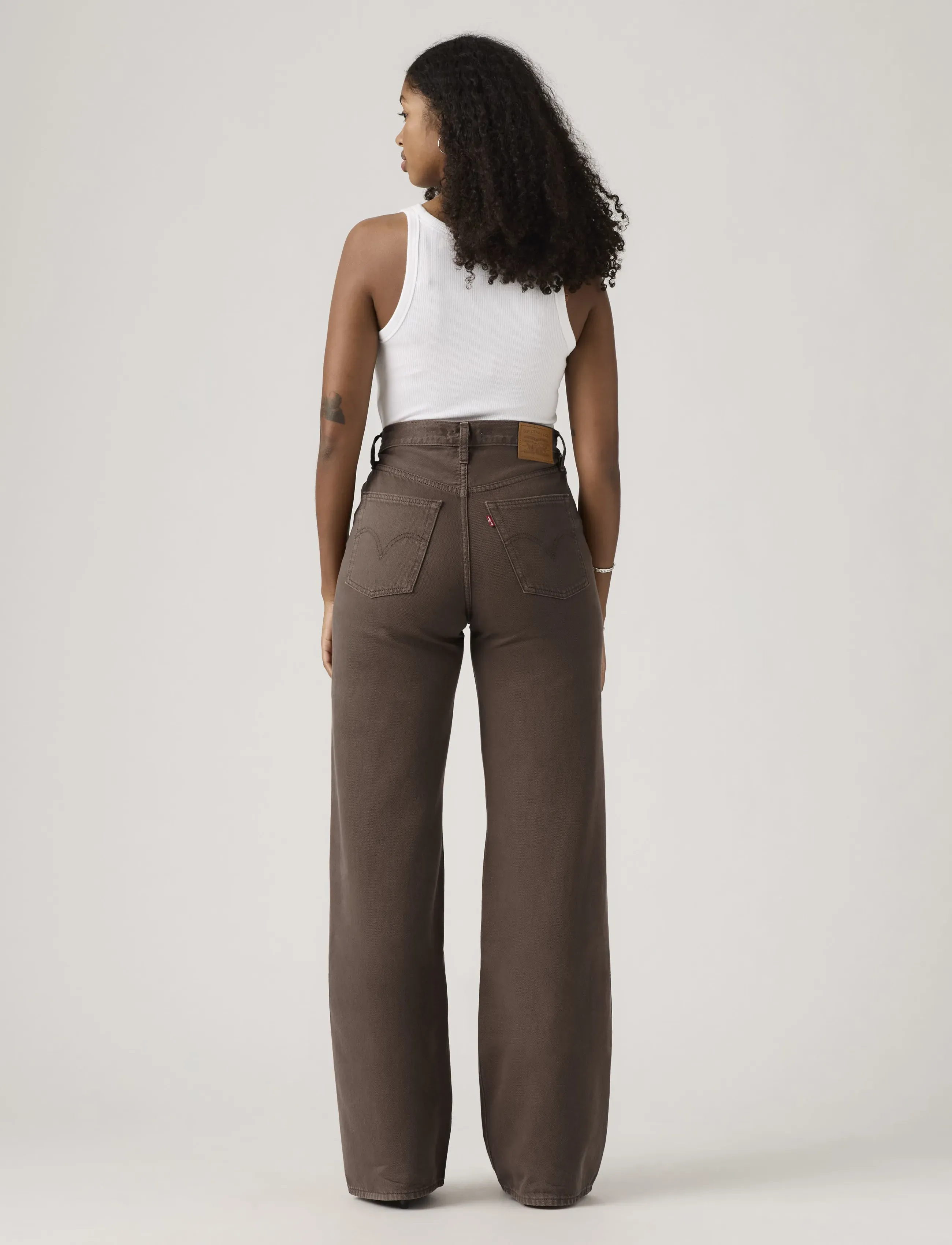 Levi's® - RIBCAGE WIDE LEG H223 HOT FUDG - leinenhosen - browns - 4