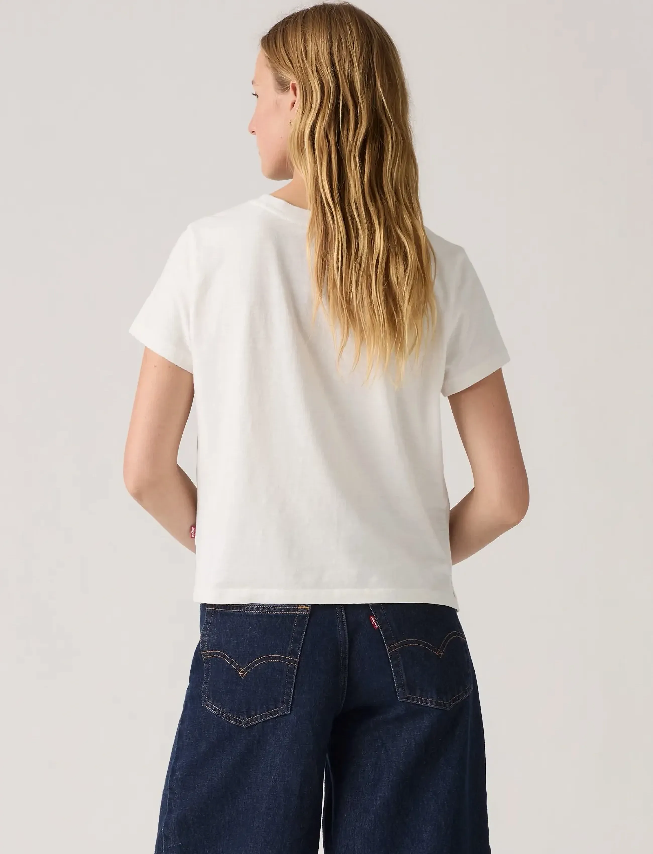 Levi's® - GRAPHIC BOXY TSHIRT WESTERN AR - whites - 3