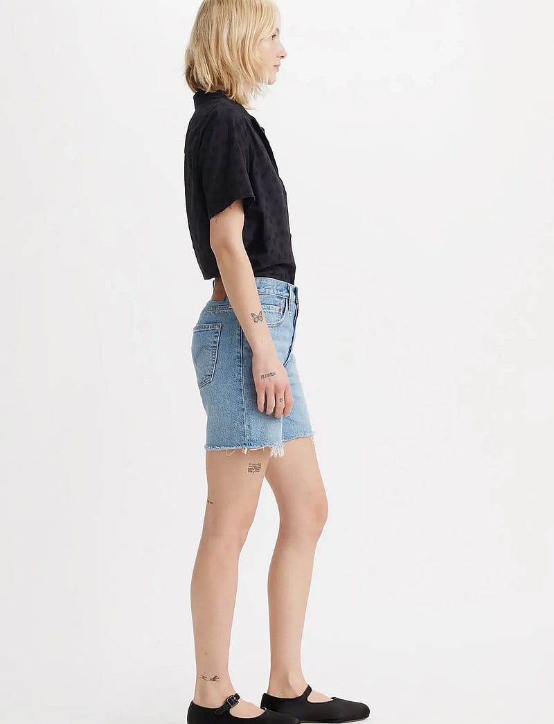 Levi's® - 501 MID THIGH SHORT LW FUN FLA - jeansshorts - light indigo - worn in - 3