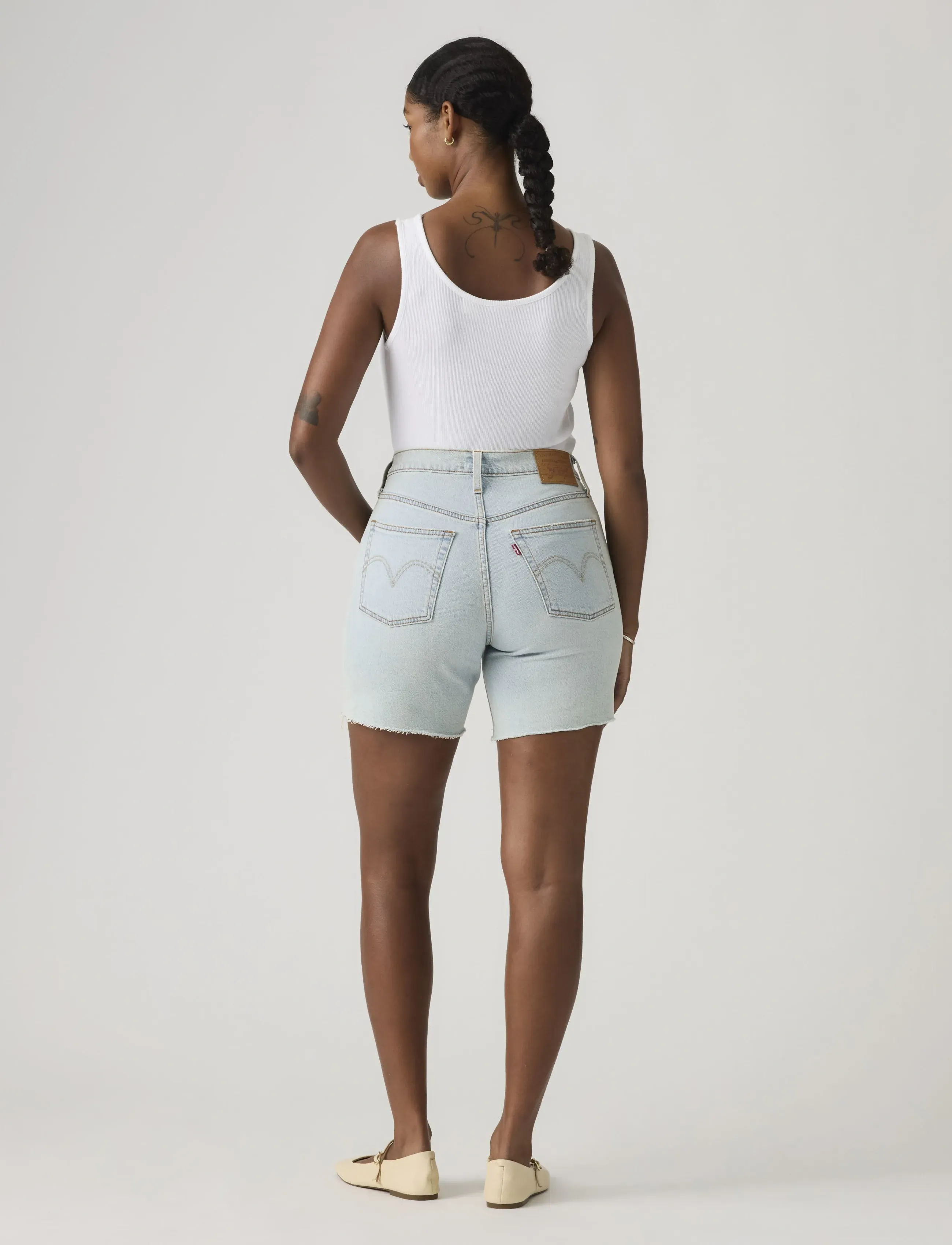 Levi's® - 501 MID THIGH SHORT LW GIFTED - jeansshorts - light indigo - worn in - 4