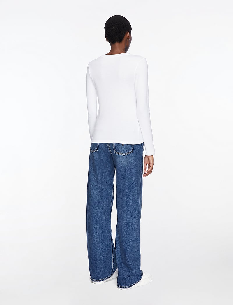 Levi's® - ESSENTIAL HM LS VNECK WHITE + - långärmade toppar - neutrals - 5