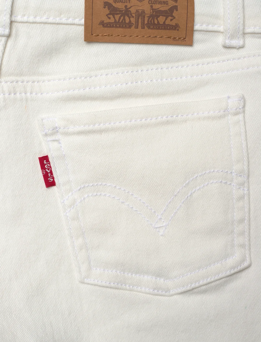 Levi's - EH-DENIM SHORTS - korte jeansbroeken - cloud dancer - 4