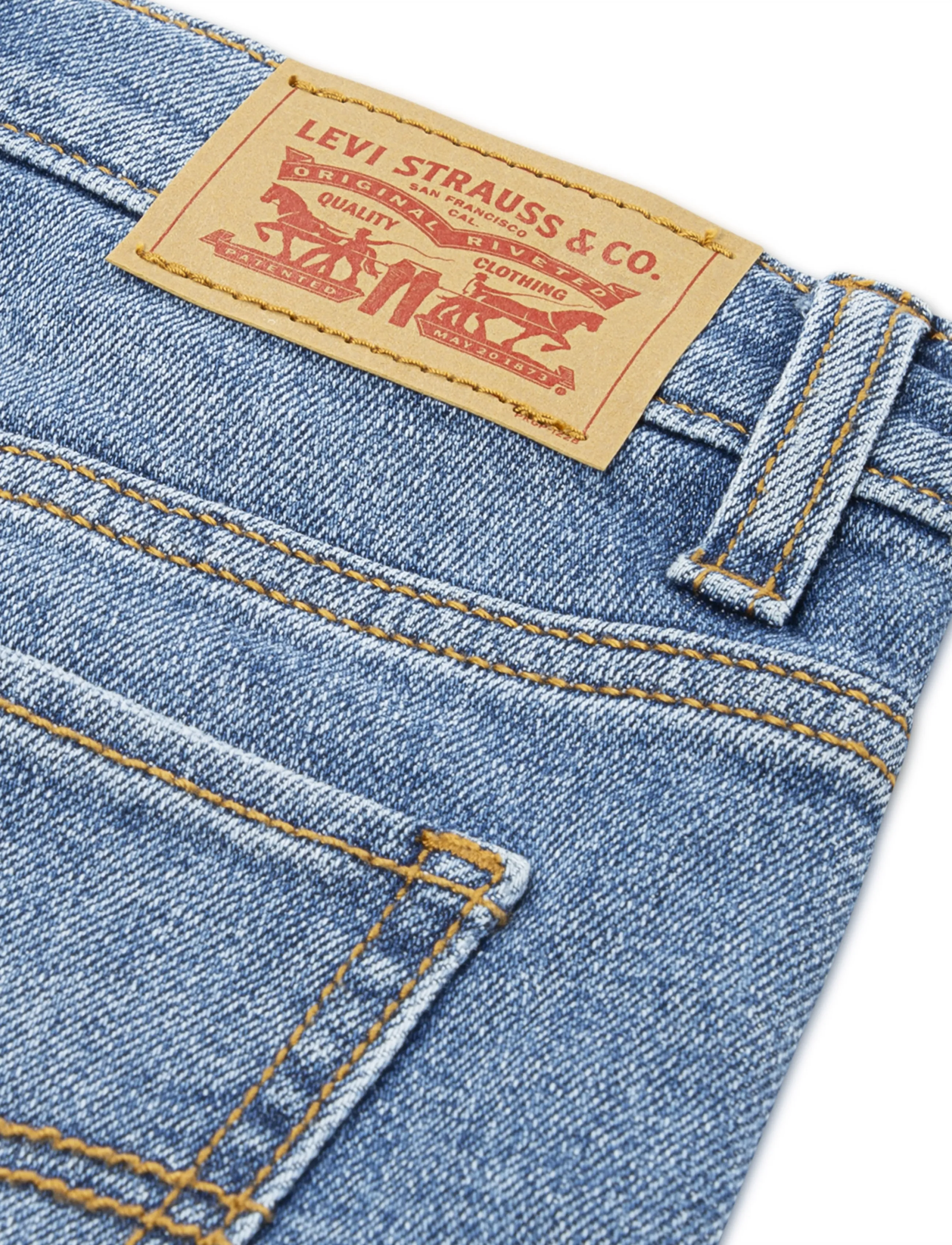Levi's - Levi's® Girlfriend Shorts - gallastuttbuxur - dance around - 4