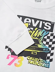 Levi's - Levi's Racing Box Tab Tee - long-sleeved t-shirts - white - 2