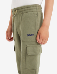 Levi's - Levi's® Utility Cargo Jogger Pants - laveste priser - green - 4