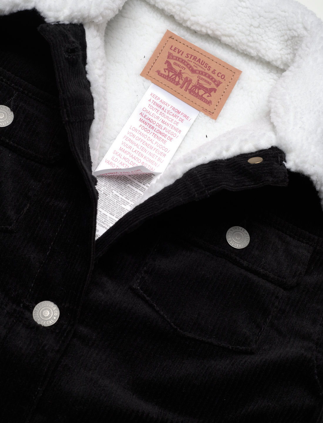 Levis baggy 2025 sherpa trucker