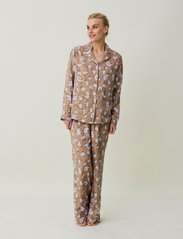Lexington Home - Isabella Lyocell Printed Flower Pajama Set - gimtadienio dovanos - beige multi - 4