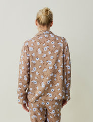 Lexington Home - Isabella Lyocell Printed Flower Pajama Set - gimtadienio dovanos - beige multi - 6