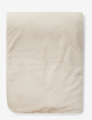 Faux Fur/Recycled Fleece Bedspread - SNOW WHITE