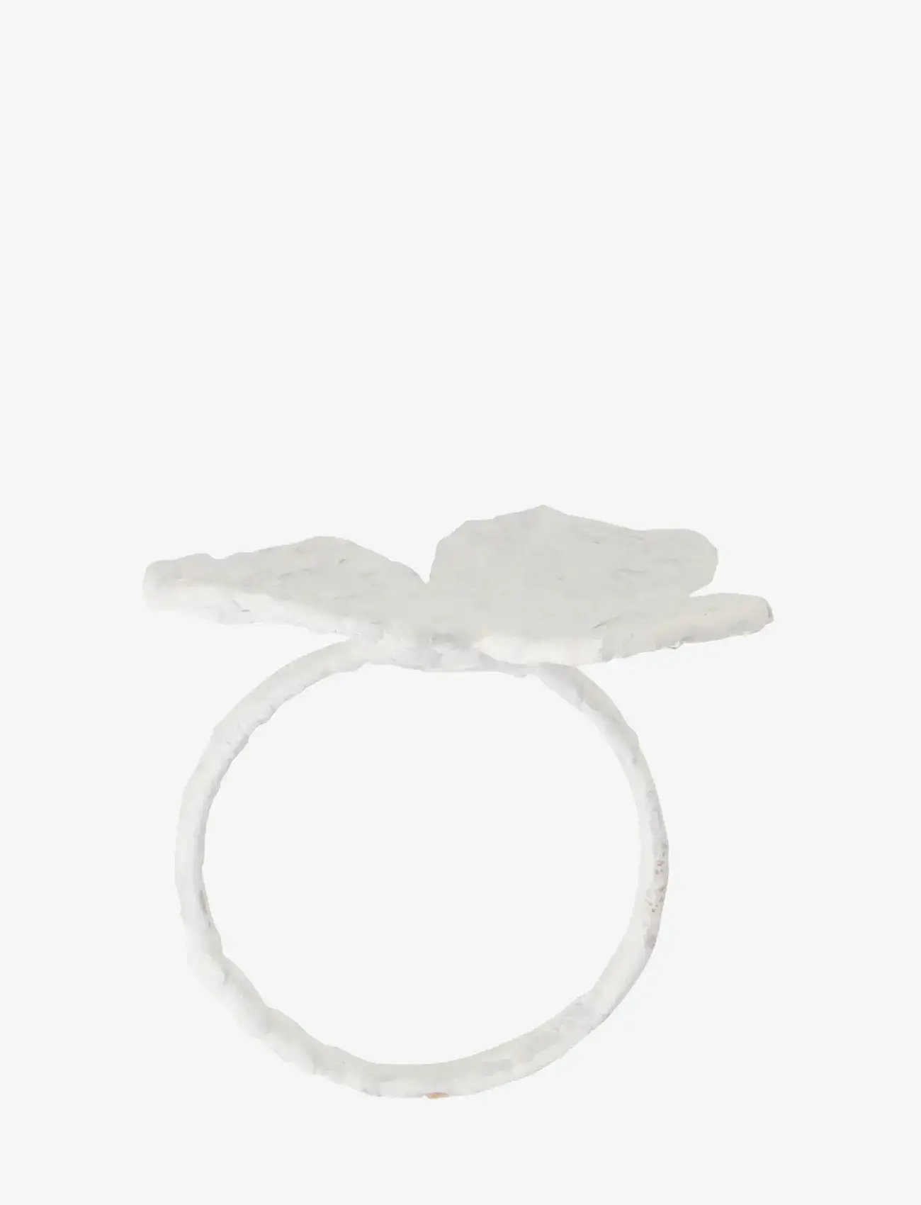 Lexington Home - Raffia Four-Leaf Clover Napkin Ring - white - 4